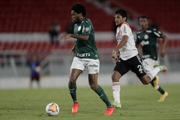 Palmeiras golea a River Plate en el Estadio Libertadores de América y complica la llave para el equipo de Rafael Santos Borré y Jorge Carrascal, quien salió expulsado