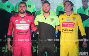 El arquero dejó Wanderers para jugar en Jaguares de Chiapas pero no vio acción oficial. Actualmente negocia con Sporting Cristal de Perú.
