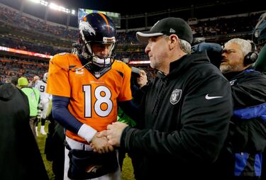 Vivi¨® una dif¨ªcil rivalidad con los Broncos de Peyton Manning. En ese juego, los Raiders fueron superados 47-14.