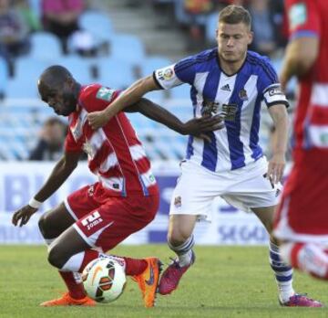 Real Sociedad-Granada.
Finnbogason y Allan Nyom.