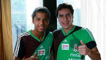 SOCCER/FUTBOL

COPA DE ORO 2009

A MIRAR AL FRENTE

Photo of Giovani dos Santos (L) and Efrain Juarez of Mexico, during a press conference at Chicago, Illinois./Foto de Giovani dos Santos (I) y Efrain Juarez de Mexico, durante una conferencia de prensa en Chicago, Ilinois. 21 July 2009. MEXSPORT/JORGE REYES