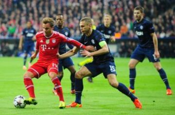 Mario Goetze y Nemanja Vidic.