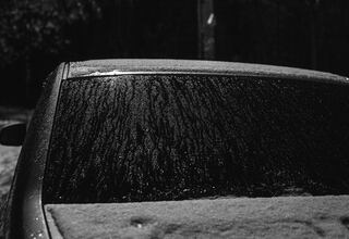 El truco de la Guardia Civil para quitar el hielo del parabrisas