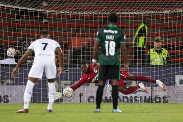 Mejores momentos del partido entre Atlético Nacional y Deportivo Cali en el estadio Atanasio Girardot de Medellín.