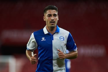 Depois que o acordo foi assinado com o Atleet, ele assinou um acordo, até que finalmente assinou Alavz para Alavz, no verão de 2023, ele assinou um clube atual para um verdadeiro Zaragoza.