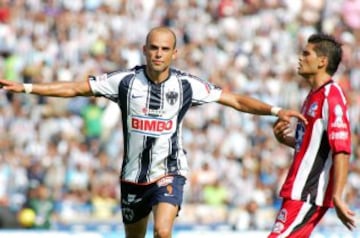 Futbolistas que vistieron la playera de Tigres y Monterrey