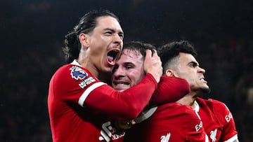 Darwin Núñez y Alexis Mac Allister, jugadores del Liverpool, celebran el gol anotado por el argentino ante el Sheffield United.