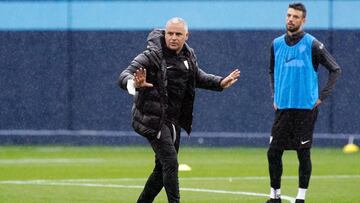 Pellicer, dando instrucciones en el entrenamiento de este martes.
