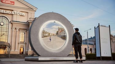 El portal que conecta dos ciudades europeas a cientos de km, ¿dónde está el truco?