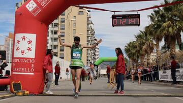 Álvaro Martín llega a la meta vencedor en los Campeonatos de España de 20 km marcha disputados en Castellón.