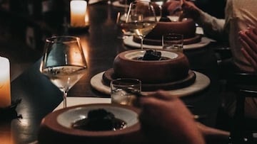 El chef español de los millonarios destapa las manías de los famosos en su restaurante: “Para comprobar que está bien”