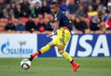 Colombia's Joao Rodriguez scores a goal during the FIFA Under-20 World Cup football match between Qatar and Colombia in Hamilton on May 31, 2015.\xA0       AFP PHOTO / Michael Bradley