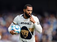 Pumas' Brazilian forward #23 Juninho Vieira celebrates after scoring the equalising goal during the Liga MX Clausura football match between Pumas and Leon at Olimpico Universitario Stadium in Mexico City on January 18, 2026. (Photo by Rodrigo Oropeza / AFP)