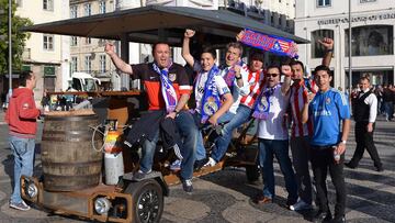 Aficionados de Real Madrid y Atl&eacute;tico en Lisboa. 