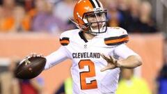 Johnny Manziel, quarterback suplente de Cleveland Browns, sigue teniendo demasiados claros-oscuros en su actuaciones para transmitir la confianza necesaria que todo QB 1 necesita.