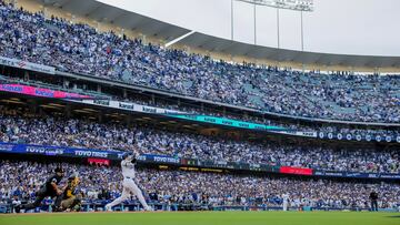 Los Angeles (United States), 11/10/2024.- Los Angeles Dodgers designated hitter Shohei Ohtani (R) at bat during the first inning of the Major League Baseball (MLB) National League Division Series playoff game five between the San Diego Padres and the Los Angeles Dodgers in Los Angeles, California, USA, 11 October 2024. The series is the best-of-five games. EFE/EPA/ALLISON DINNER