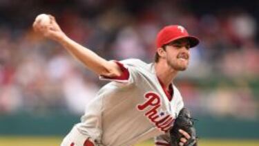 La llegada de Aaron Nola a los Phillies ha sido una de las escasas noticias positivas para el club.