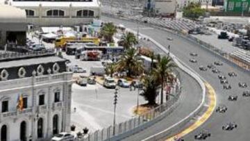 <b>ENSAYO GENERAL. </b>Los F-3 ya han rodado en el circuito valenciano.