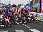 Aparatosa caída en los Cuatro días de Dunkerque