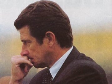 En 1999, el uruguayo asumió en Colo Colo con el gran cartel de histórico goleador charrúa y una carrera estable como DT. Con los albos, sin embargo, no logró llegar a un buen desempeño.