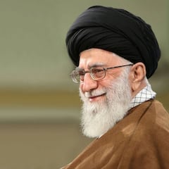 El líder supremo de Irán pide “ataques mediáticos” contra Israel para “destruirlo”