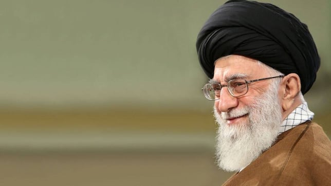 El líder supremo de Irán pide “ataques mediáticos” contra Israel para “destruirlo”