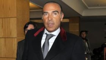 "Me han detenido por cobrar comisiones"