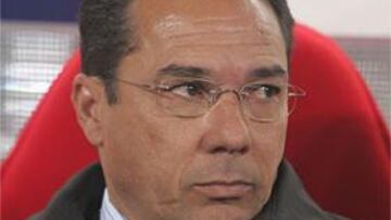 <B>LA TRIPLE CORONA. </B>Luxemburgo está convencido de que puede ganarlo todo con el Madrid el año que viene.