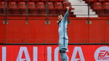 ALMERÍA 26/03/2024. El delantero de Osasuna José Arnáiz celebra su gol contra el Almería, durante el partido de LaLiga de la jornada 30 disputado esta tarde en el Power Horse Stadium de Almería. EFE / Carlos Barba
