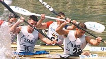 <b>EN LA LUCHA. </b>Julio Martínez, a la derecha, en una competición.