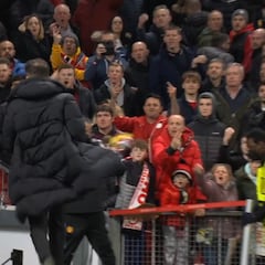 Vergonzoso lo que le hizo parte de Old Trafford a Simeone cuando abandonaba el césped