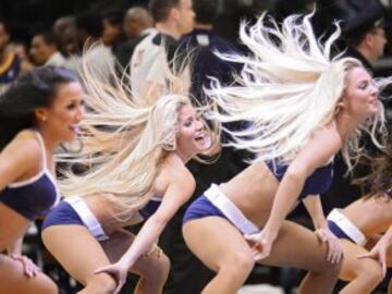 Las cheerleaders de los Dallas Mavericks animaron el triunfo de su equipo ante los Pacers.