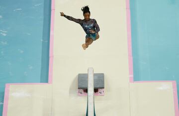 Simone Biles, en acción.