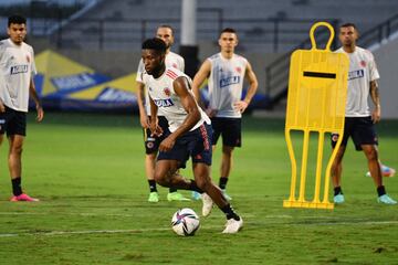 Con el regreso de Alfredo Morelos, el combinando nacional realizó su último entrenamiento antes del partido en el estadio Metropolitano de Barranquilla.