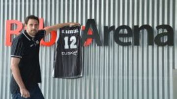 Germ&aacute;n Gabriel, en su presentaci&oacute;n con el Bilbao Basket.