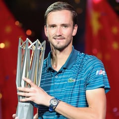 Medveded se lleva el Masters de Shanghai sin sufrir ante Zverev