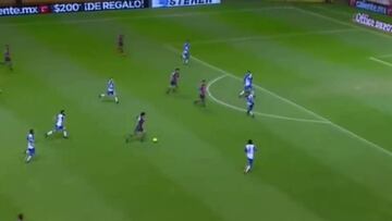 Matías Fernández estuvo cerca de marcar con estos remates