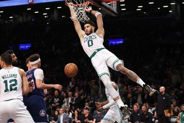 Boston Celtics forward Jayson Tatum (0)