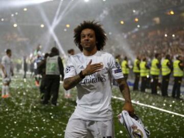  Fin de fiesta en el estadio Santiago Bernabéu con toda la afición.

