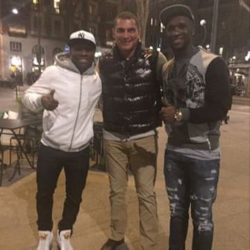 En las calles de Milán en compañía de Pablo Armero y Cristian Zapata