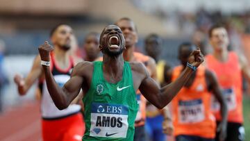 Amos celebra su triunfo en los 800 metros de la Diamond League de M&oacute;naco. A la izquierda, en segundo plano, Sa&uacute;l Ord&oacute;&ntilde;ez. 