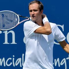 ATP Cincinnati: Medvedev and Tsitsipas advance to third round, Murray out