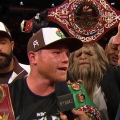Why does Canelo Álvarez have Chewbacca in his entourage?