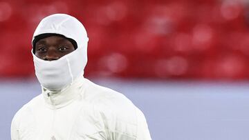 Bayern Munich's Canadian midfielder #19 Alphonso Davies attends a training session at Old Trafford in Manchester, north-west England on December 11, 2023 ahead of their UEFA Champions League Group A football match against Manchester United. (Photo by Darren Staples / AFP)