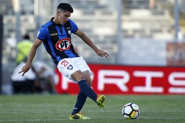 Era llamado a ser parte del "recambio" del fútbol chileno, pero lamentablemente se estancó y nunca pudo ser indiscutido en Universidad de Chile. En el presente es parte de Huachipato.