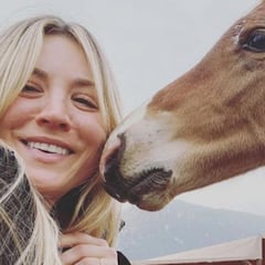 La actriz Kaley Cuoco se ofrece a comprar un caballo maltratado en los Juegos Olímpicos
