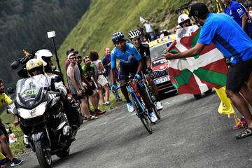 Con este triunfo el corredor del Movistar Team subió al quinto puesto de la clasificación general y está a 3'30" del líder Geraint Thomas. Su diferencia con con el podio es de 61 segundos.