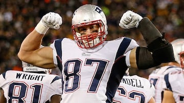 La corpulencia de gronkowski sería ideal en este equipo. Un sujeto alto y fuerte que bien podría quitarse a sus rivales para ser un killer nato del área. Además, es uno de los jugadores más confiables en la zona roja para anotar.