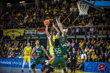 El Unicaja impone su autoridad sin sobresaltos en Szombathely