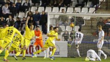 Imagen del gol de Toch&eacute;, del Oviedo.